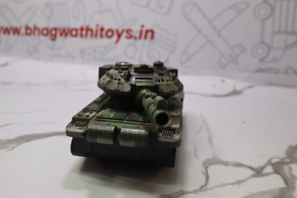 Armored Tank Water Bomb – Blast into Battle!