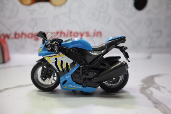 Diecast Motorcycle Toy Bike – 1:12 Scale Model, Pull Back Superbike with Lights & Sound