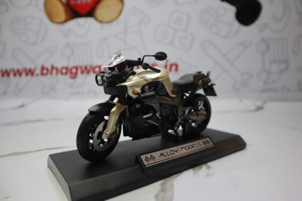 BMW 1:16 Die-Cast Metal Bike – 1800 CC Champion Model (Golden)