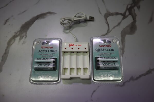 Original VIPOW 1800mAh Ni-Cd Rechargeable Batteries 4pcs with Puna Charger